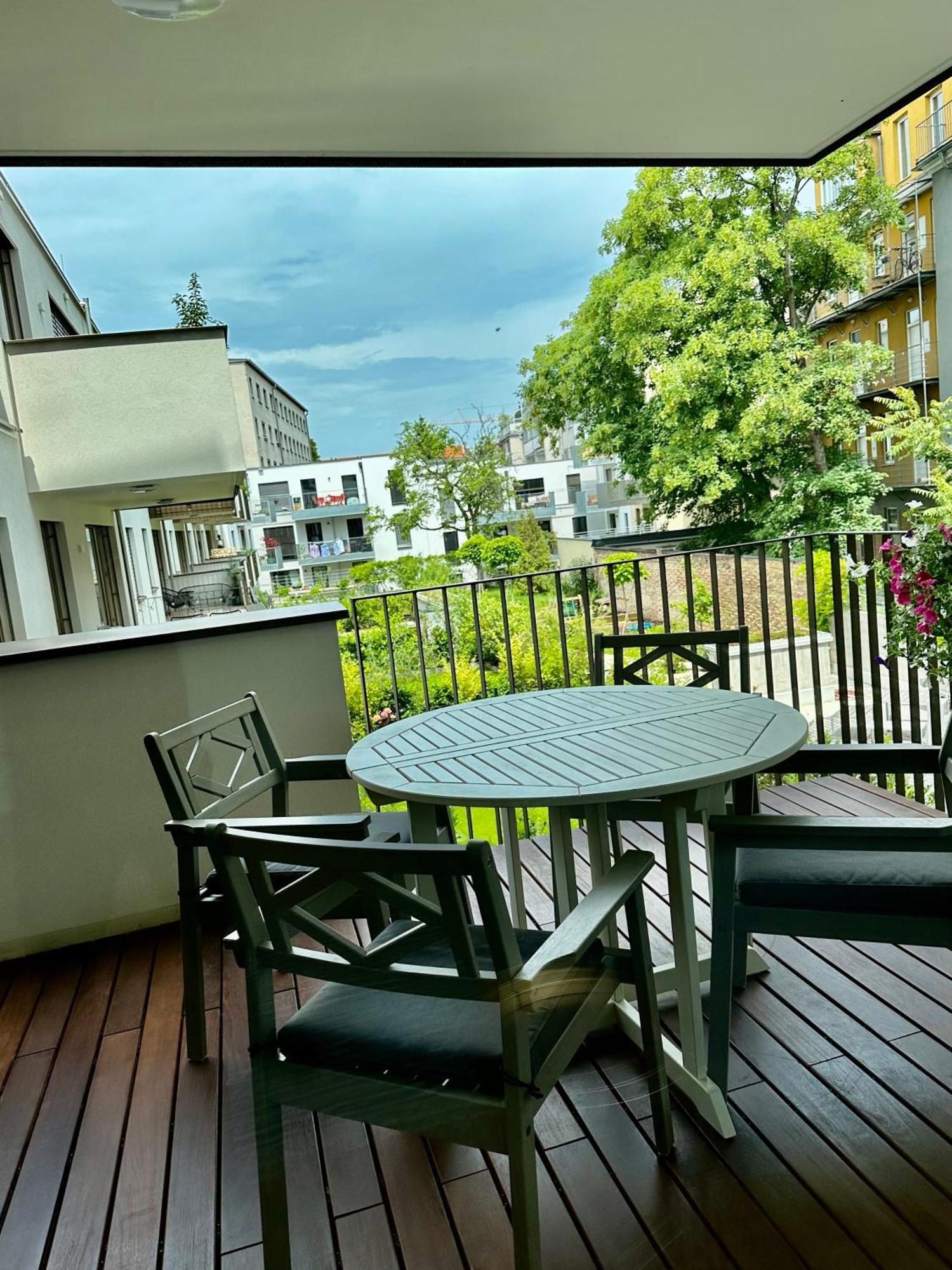 Vienna Sunny Side Up Apartments Екстер'єр фото