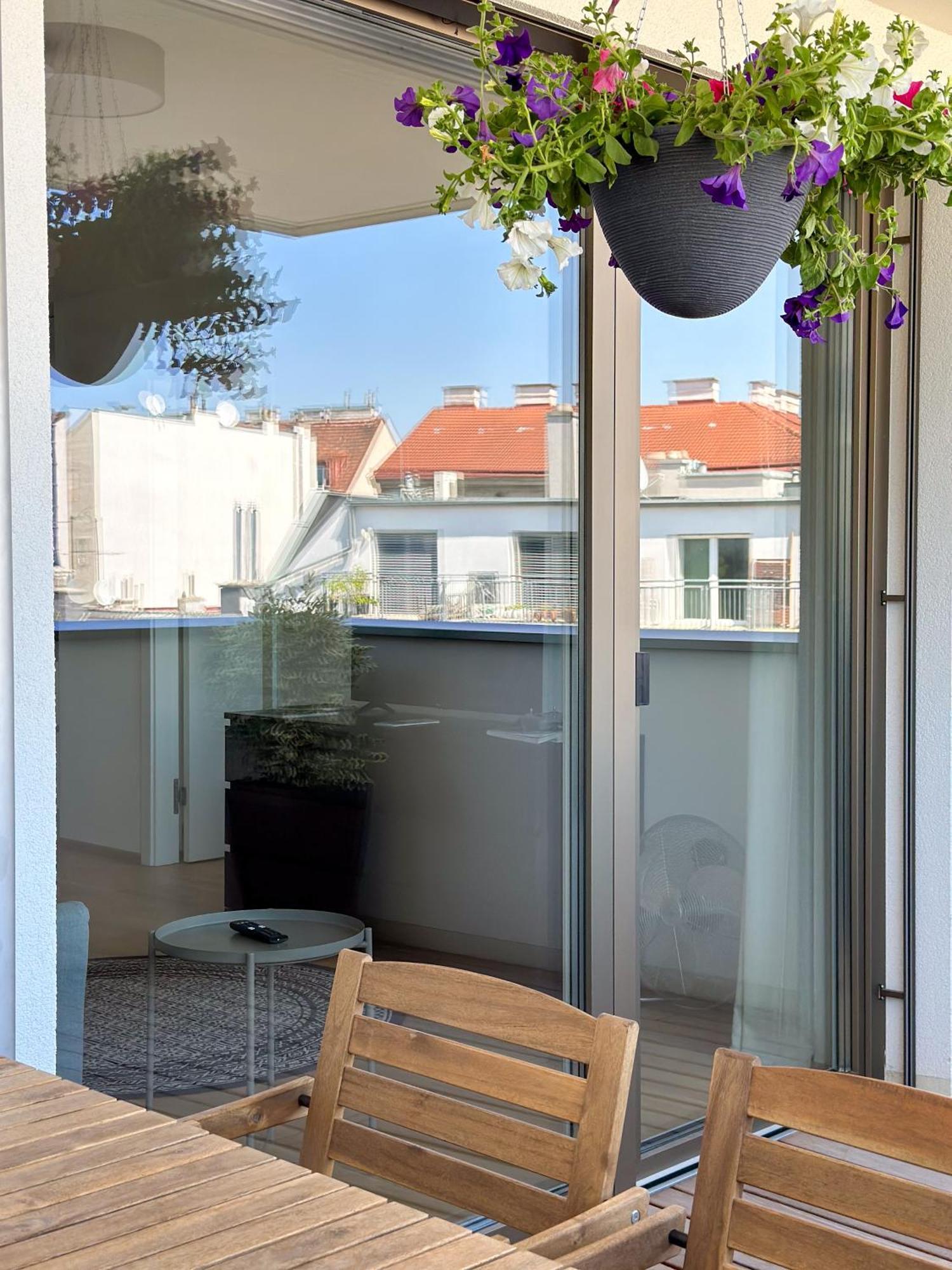 Vienna Sunny Side Up Apartments Екстер'єр фото